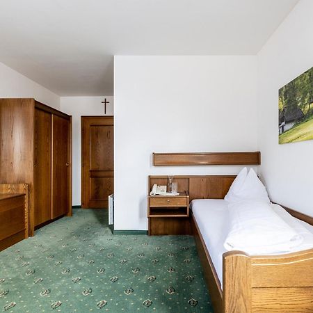 היליגנברון Genussgasthof & Hotel Beim Krutzler מראה חיצוני תמונה