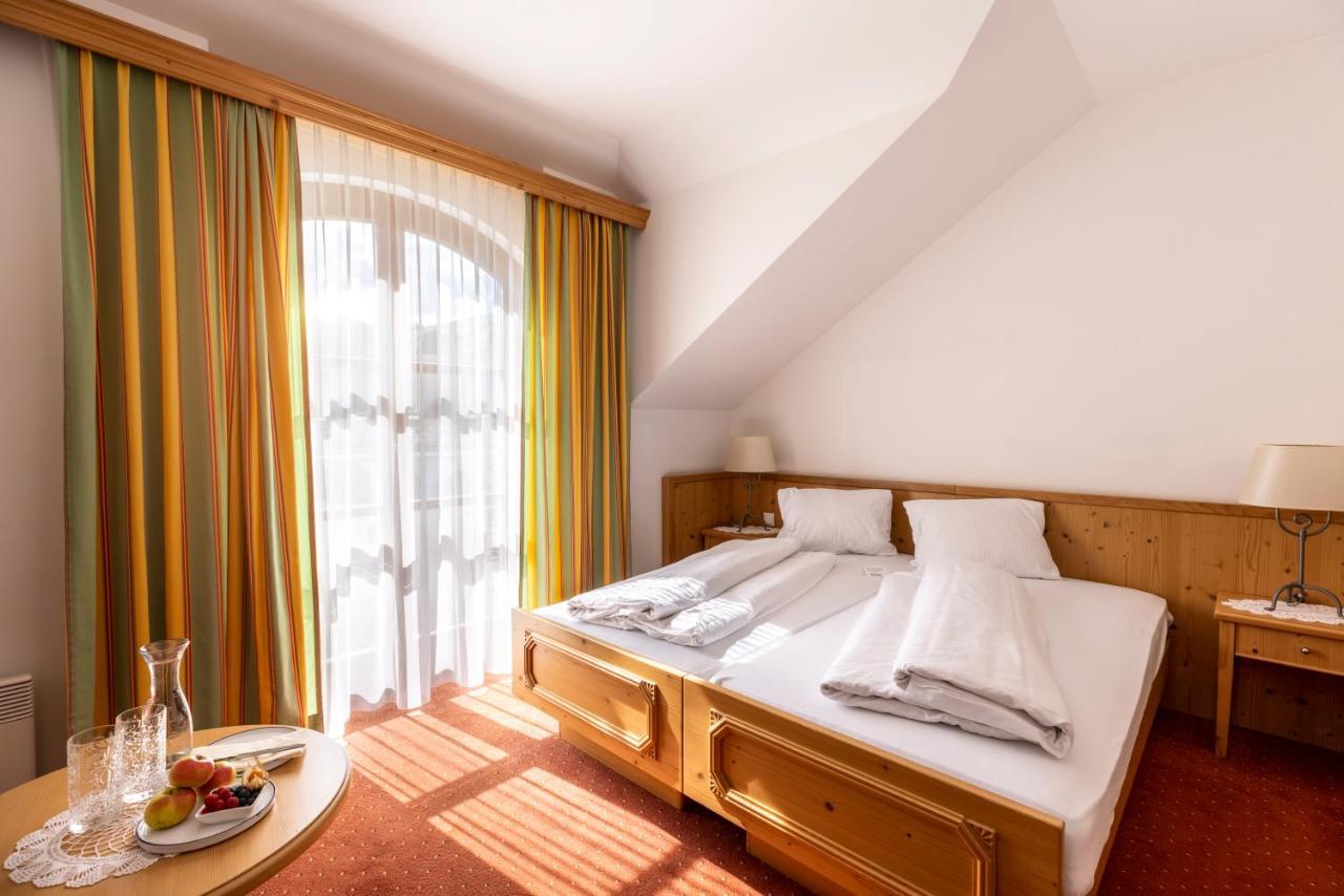היליגנברון Genussgasthof & Hotel Beim Krutzler מראה חיצוני תמונה