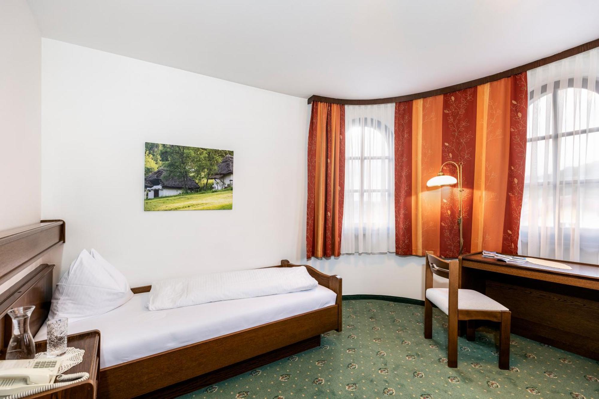 היליגנברון Genussgasthof & Hotel Beim Krutzler מראה חיצוני תמונה