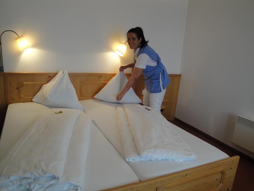 היליגנברון Genussgasthof & Hotel Beim Krutzler מראה חיצוני תמונה