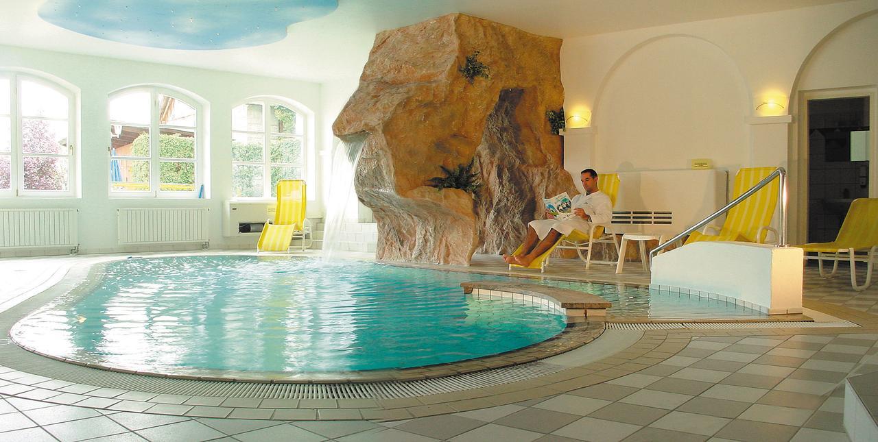 היליגנברון Genussgasthof & Hotel Beim Krutzler מראה חיצוני תמונה